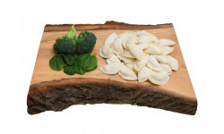 Bezgluténové pirohy plnené špenátovo - brokolicovou náplňou 500 g